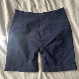 Youngla W120 Core Seamless Shorts